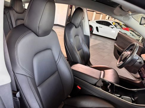 Used 2018 Tesla Model 3 Long Range image 13