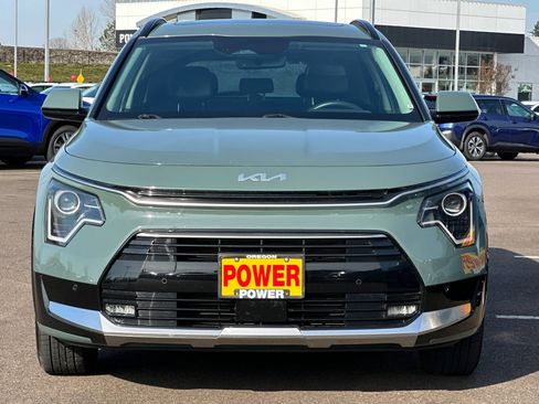 Used 2024 Kia Niro SX image 9
