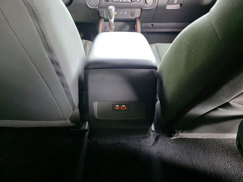 Used 2025 Nissan Frontier Pro-X RWD image 8
