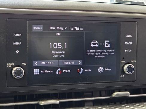 Used 2024 Kia Carnival LX FWD image 25