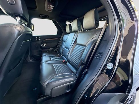 Used 2020 Land Rover Discovery HSE image 26