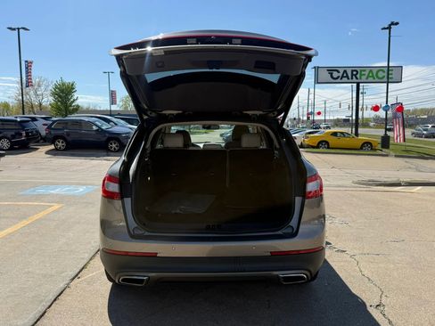 Used 2016 Lincoln MKX Reserve w/ Climate Package AWD/4WD image 12