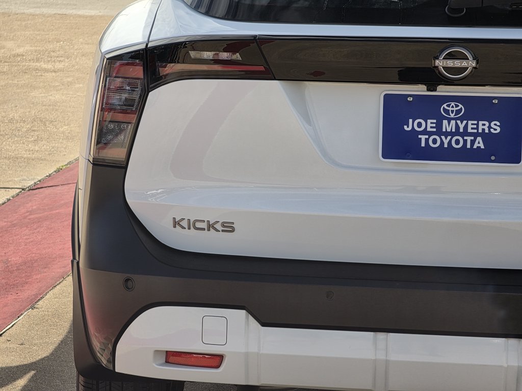 Used 2025 Nissan Kicks S FWD image 10
