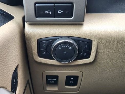 Used 2018 Ford F150 Lariat w/ Equipment Group 502A Luxury AWD/4WD image 20