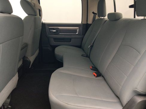 Used 2019 RAM 1500 Classic SLT AWD/4WD image 18