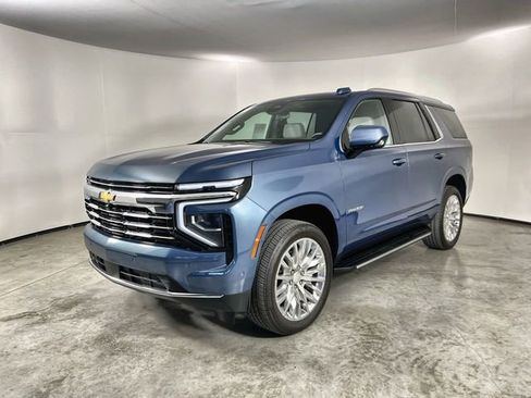 Used 2025 Chevrolet Tahoe LT w/ Sun And Tow Package image 4