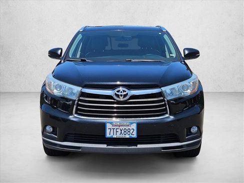 Used 2016 Toyota Highlander XLE AWD/4WD image 2