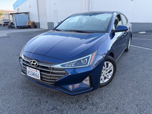 Used 2020 Hyundai Elantra SE FWD image 11