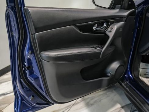 Used 2017 Nissan Rogue SL w/ SL Premium Package FWD image 41