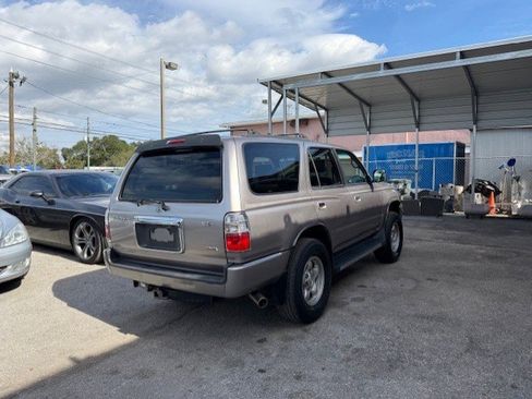 Used 2002 Toyota 4Runner SR5 image 4