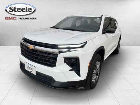 Used 2024 Chevrolet Traverse LS FWD image 1