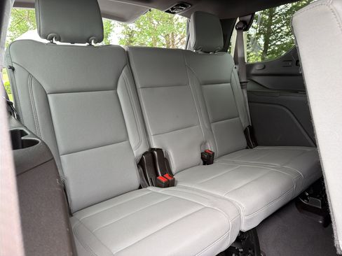 Used 2025 Chevrolet Tahoe LT AWD/4WD image 31