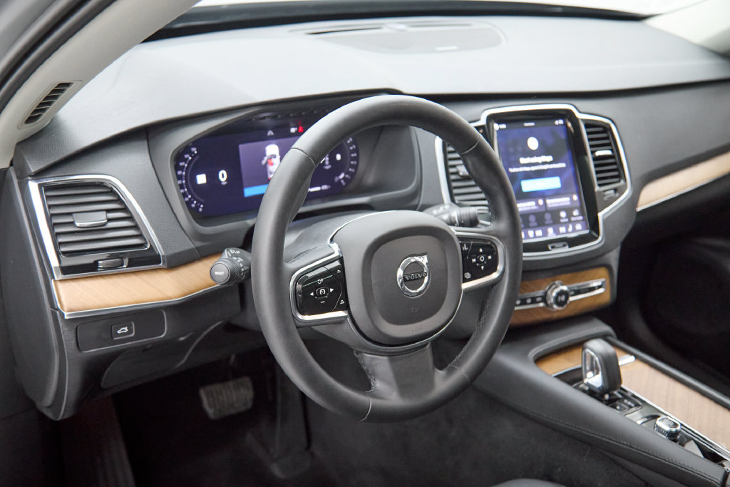 Certified 2024 Volvo XC90 B6 Plus w/ Protection Package Premier AWD/4WD image 13