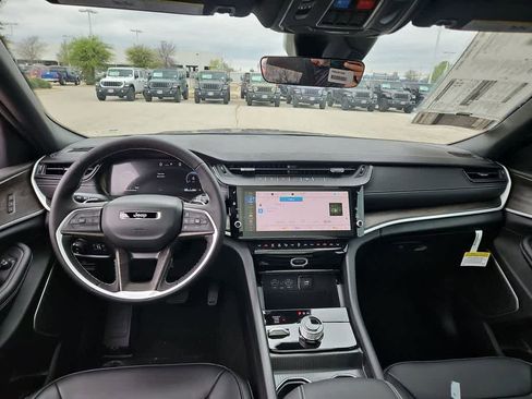New 2026 Jeep Grand Cherokee L Limited AWD/4WD image 16