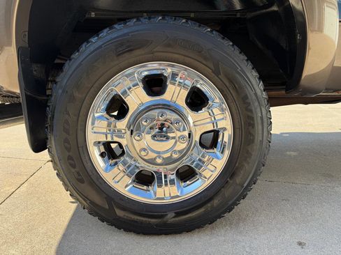 Used 2016 Ford F250 Lariat w/ Lariat Ultimate Package image 38