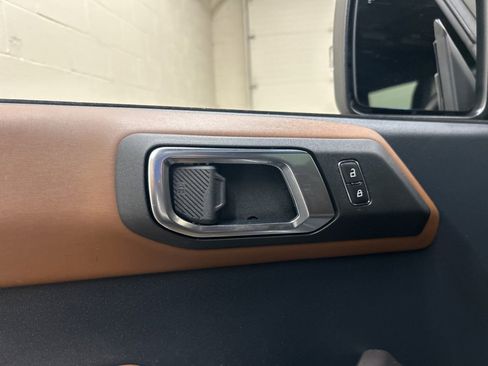 Used 2023 Ford Bronco Outer Banks w/ Sasquatch Package image 27