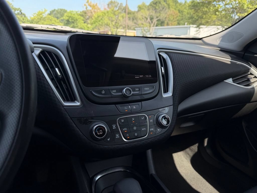Used 2025 Chevrolet Malibu LT FWD image 18
