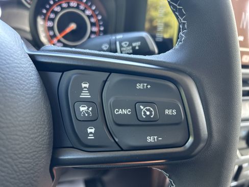 New 2025 Jeep Gladiator Sport image 20