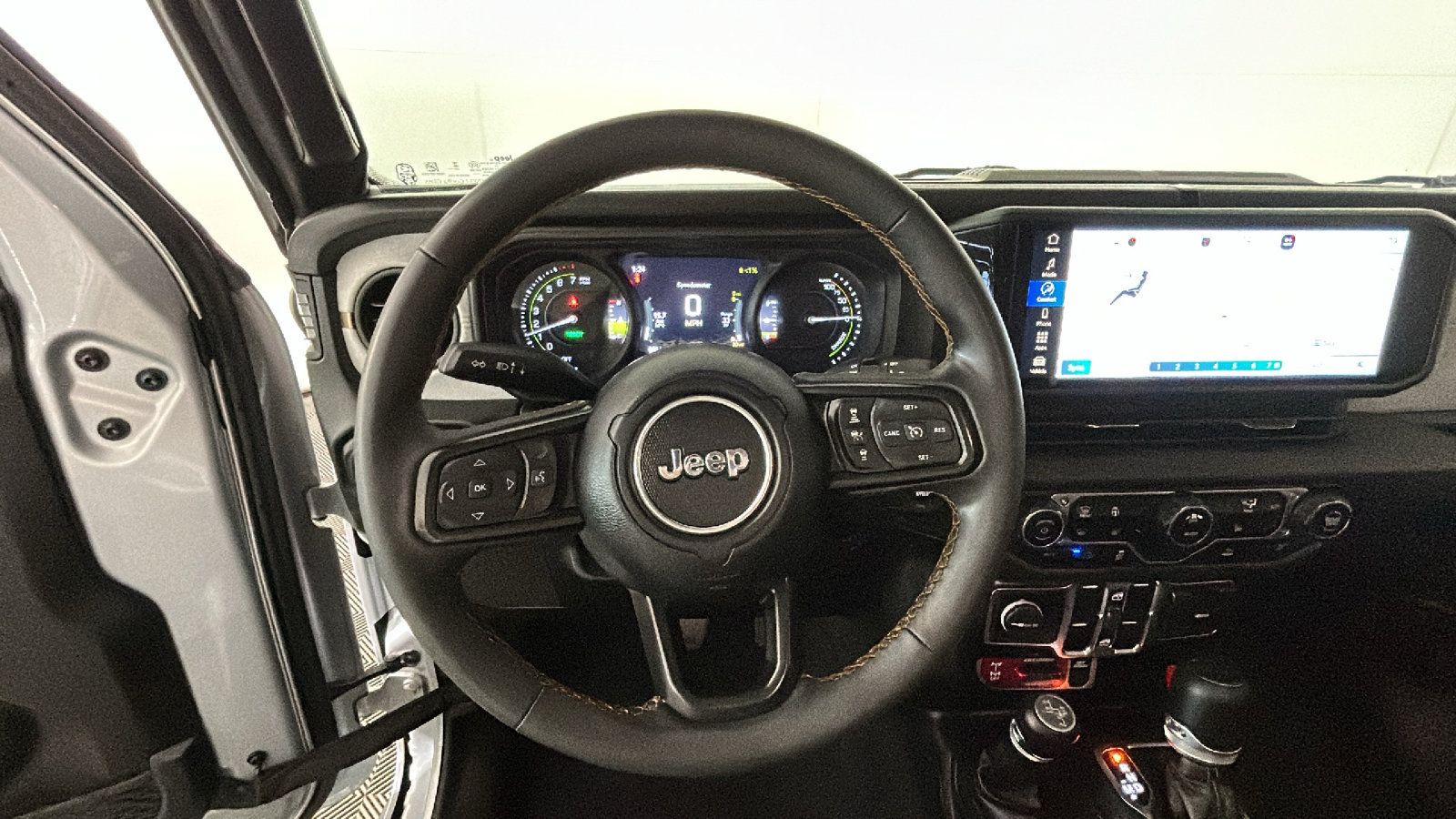 Used 2024 Jeep Wrangler Unlimited AWD/4WD image 16