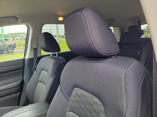 Used 2024 Nissan Pathfinder SV FWD image 19