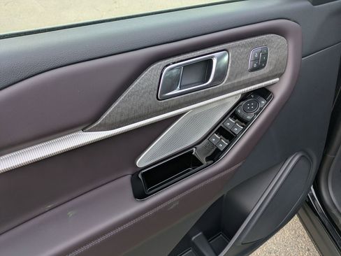 New 2026 Ford Explorer Platinum image 13