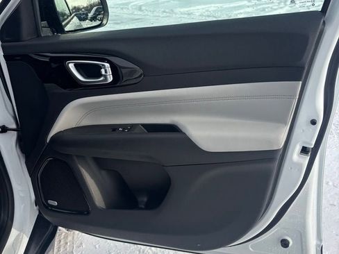 New 2026 Jeep Compass Limited w/ Sun, Sound & Navigation Group image 19