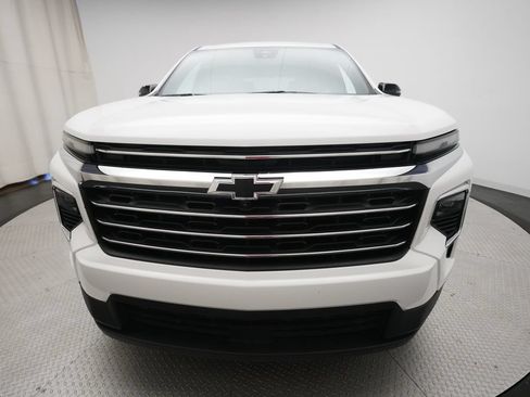 Used 2026 Chevrolet Traverse LT w/ Driver Confidence Package AWD/4WD image 23