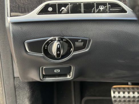 Used 2019 Mercedes-Benz S 560 Sedan image 21