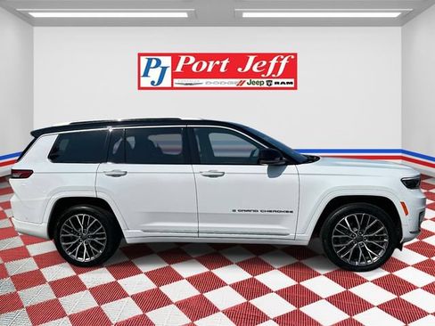 Used 2023 Jeep Grand Cherokee L Summit AWD/4WD image 3