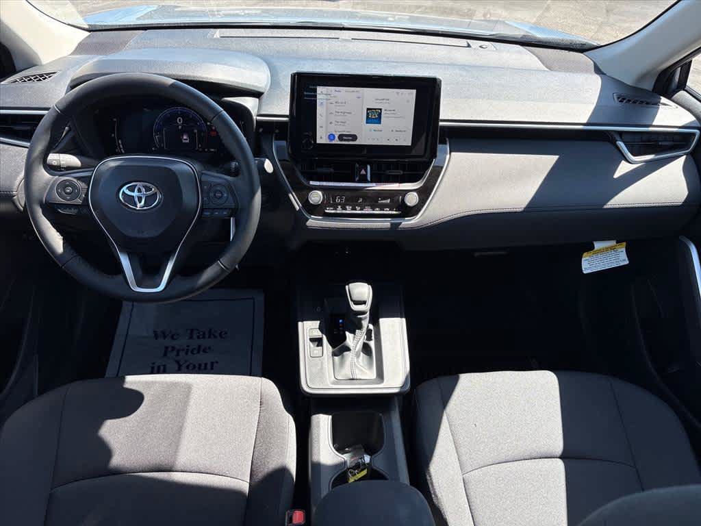 Used 2026 Toyota Corolla Cross LE FWD image 11
