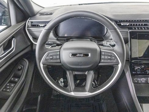 New 2025 Jeep Grand Cherokee L Altitude image 27