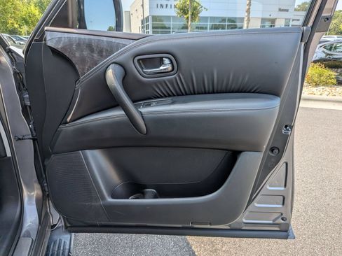 Used 2022 Nissan Armada Platinum w/ Captain's Chairs Package RWD image 39
