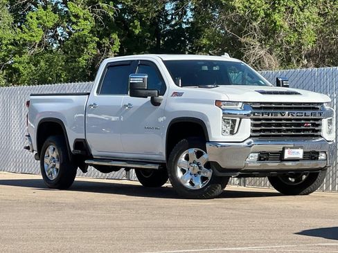 Used 2022 Chevrolet Silverado 3500 LTZ w/ LTZ Convenience Package AWD/4WD image 2