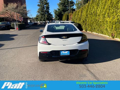 Used 2017 Chevrolet Volt Premier w/ Driver Confidence II Package image 7