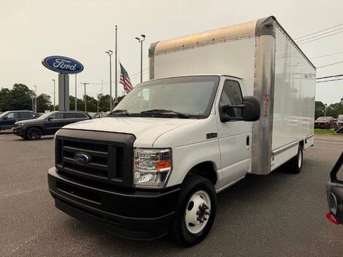 Certified 2022 Ford E-350 and Econoline 350 Super Duty w/ Power Windows & Locks Group RWD image 3