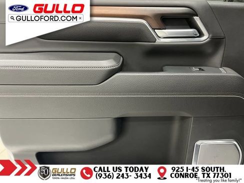 Used 2024 GMC Sierra 2500 Denali w/ Denali Reserve Package AWD/4WD image 17