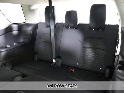 Used 2024 Nissan Pathfinder S image 5