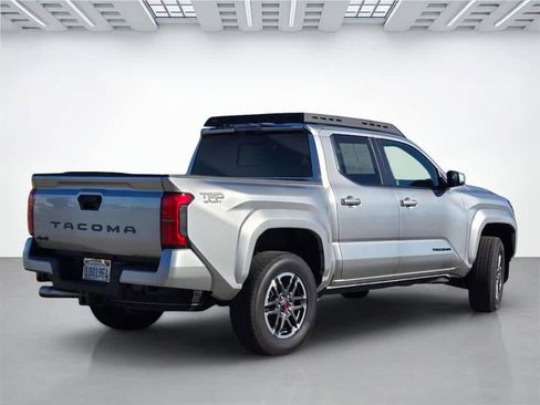 Used 2024 Toyota Tacoma TRD Sport image 6