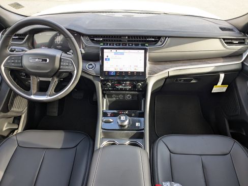 New 2025 Jeep Grand Cherokee Limited w/ Trailer Tow Package image 14