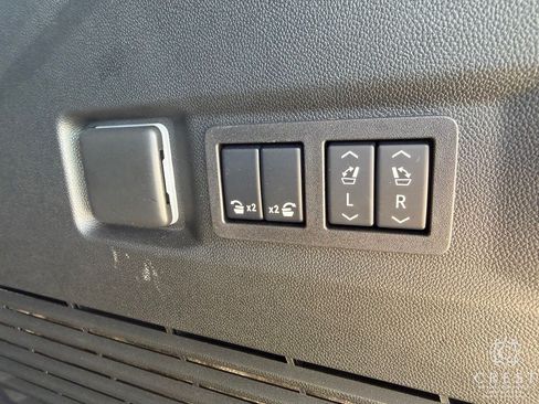 Used 2025 GMC Yukon Denali w/ Sun & Power Step Package AWD/4WD image 27