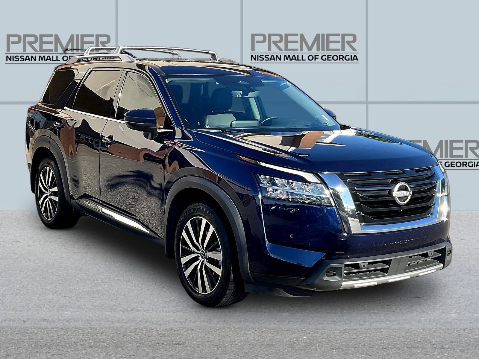 Certified 2023 Nissan Pathfinder Platinum w/ Cargo Package AWD/4WD image 3