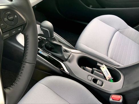 Used 2026 Toyota Corolla SE image 15