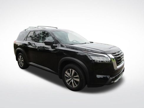 Used 2024 Nissan Pathfinder SL FWD image 7