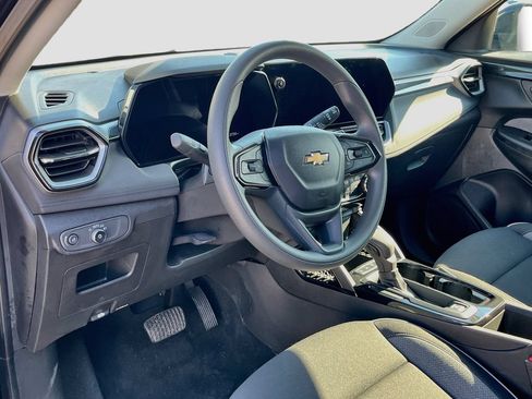 Used 2026 Chevrolet TrailBlazer LT FWD image 9