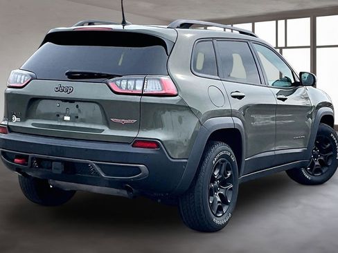 Used 2019 Jeep Cherokee Trailhawk image 3