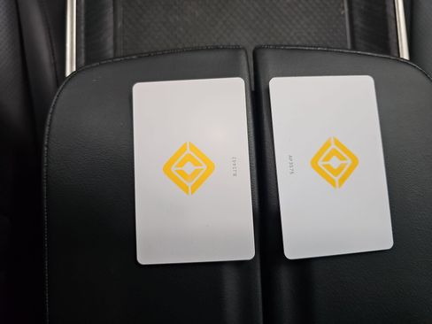 Used 2024 Rivian R1S Adventure image 31