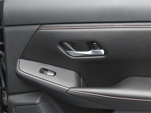 Used 2025 Nissan Sentra SR w/ SR Premium Package image 31