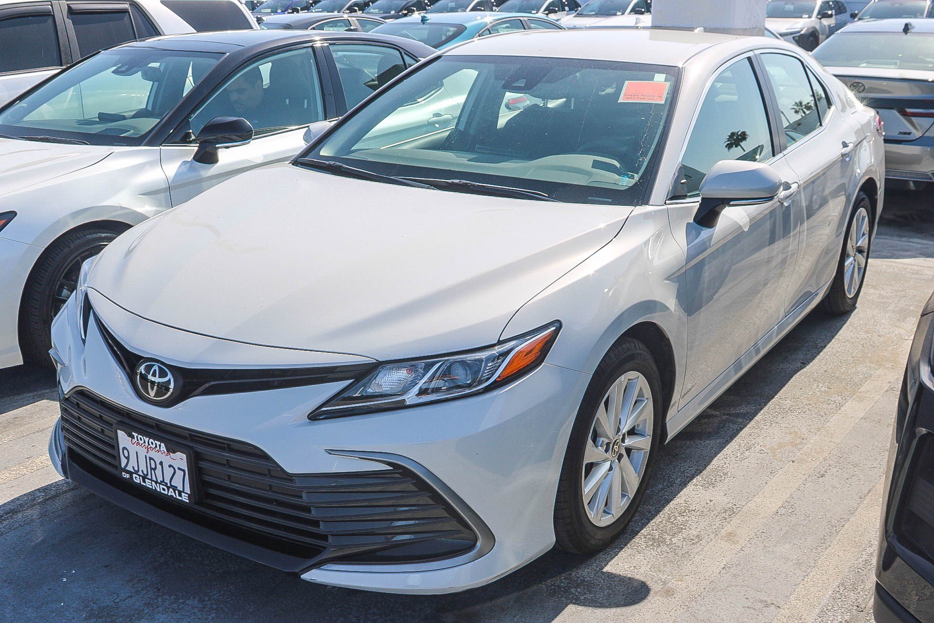 Used 2024 Toyota Camry LE FWD image 5