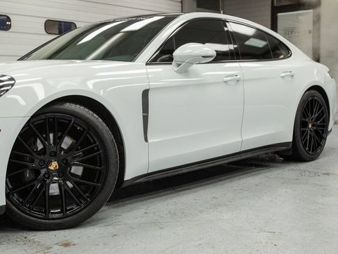Used 2023 Porsche Panamera image 13