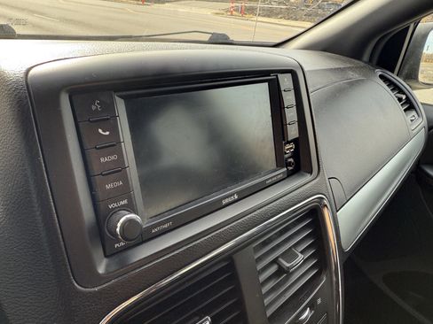 Used 2018 Dodge Grand Caravan GT image 25